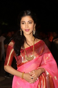 Shruthi Haasan Latest Stills 