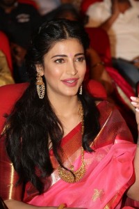 Shruthi Haasan Latest Stills (12)