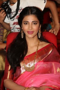 Shruthi Haasan Latest Stills (16)