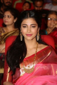 Shruthi Haasan Latest Stills (17)