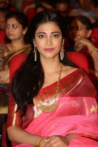 Shruthi Haasan Latest Stills (20)