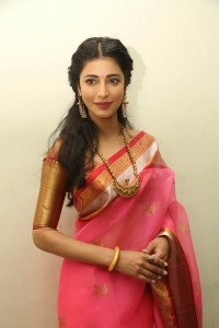 Shruthi Haasan Latest Stills (23)