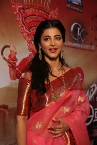 Shruthi Haasan Latest Stills (4)