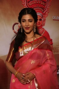 Shruthi Haasan Latest Stills (9)