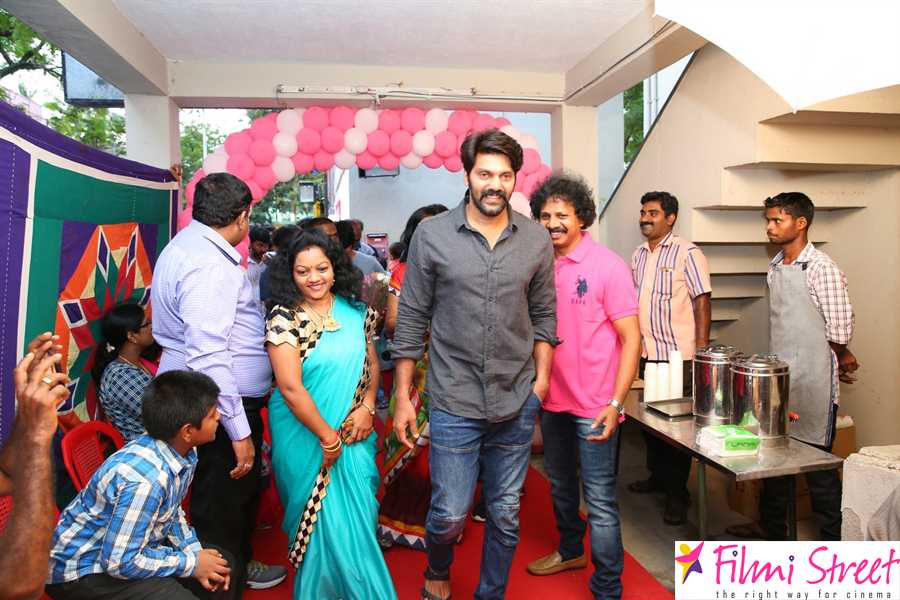 Actor Arya and Shaam Launches 'Pink Designers' Boutique Photos (10)