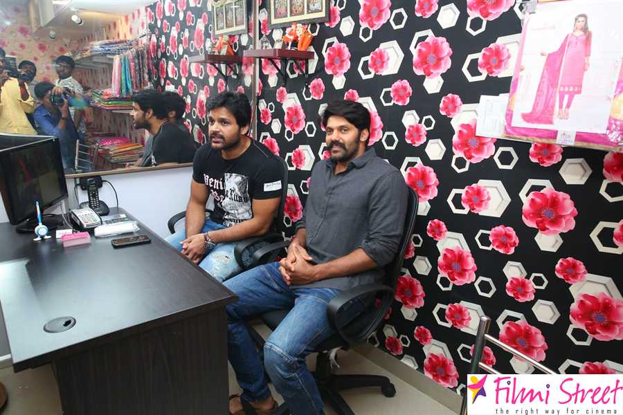 Actor Arya and Shaam Launches 'Pink Designers' Boutique Photos (26)