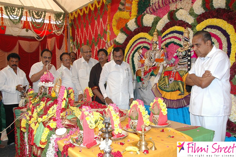 Film chamber yagam stills (3)