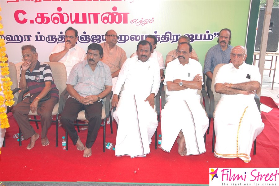 Film chamber yagam stills (8)