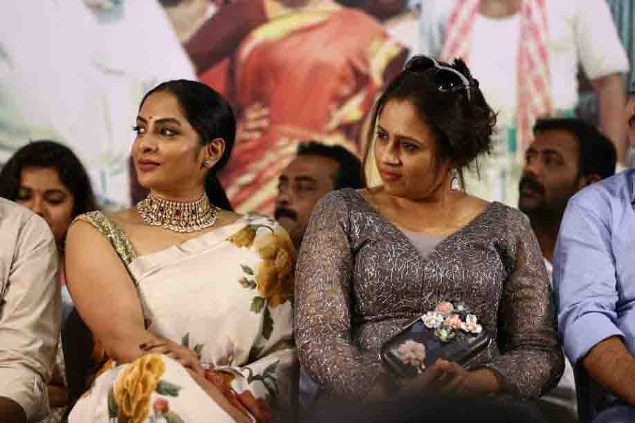 shriya reddy lakshmi ramakrishnan